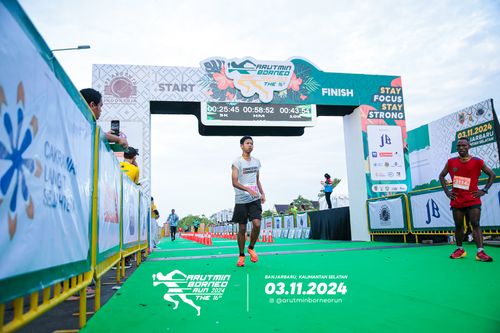 Race photo from Arutmin Borneo Run 2024