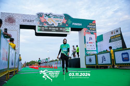 Race photo from Arutmin Borneo Run 2024