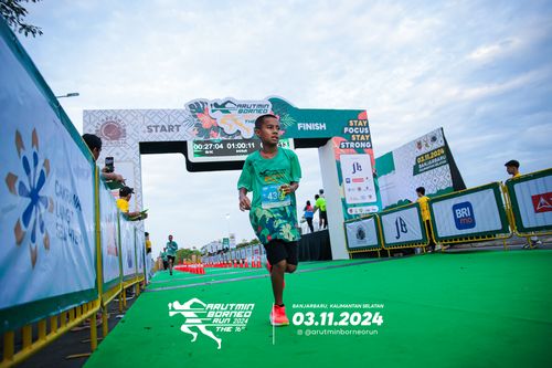 Race photo from Arutmin Borneo Run 2024