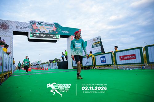 Race photo from Arutmin Borneo Run 2024