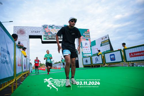 Race photo from Arutmin Borneo Run 2024