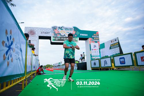Race photo from Arutmin Borneo Run 2024