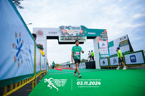 Race photo from Arutmin Borneo Run 2024