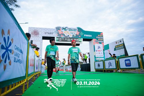 Race photo from Arutmin Borneo Run 2024