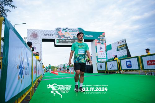 Race photo from Arutmin Borneo Run 2024