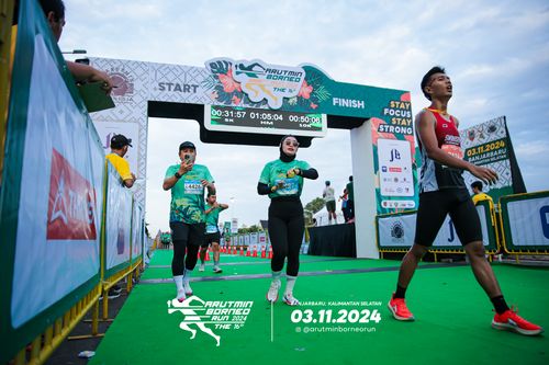 Race photo from Arutmin Borneo Run 2024