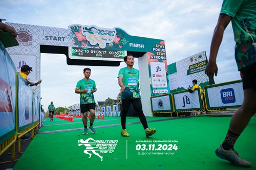 Race photo from Arutmin Borneo Run 2024