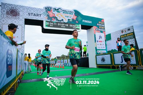 Race photo from Arutmin Borneo Run 2024