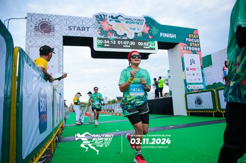 Race photo from Arutmin Borneo Run 2024