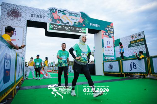 Race photo from Arutmin Borneo Run 2024