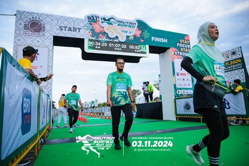 Race photo from Arutmin Borneo Run 2024