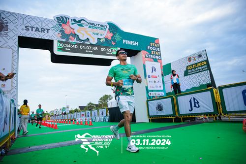 Race photo from Arutmin Borneo Run 2024