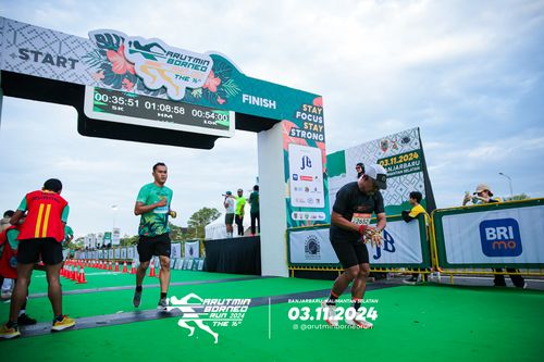 Race photo from Arutmin Borneo Run 2024