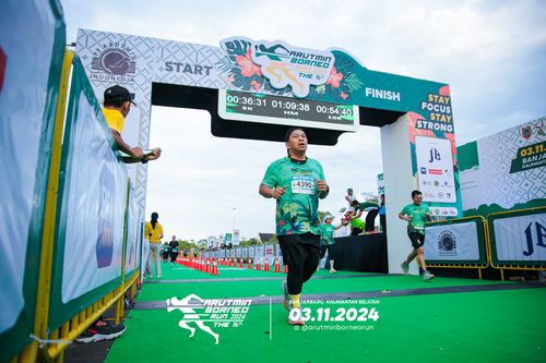 Race photo from Arutmin Borneo Run 2024