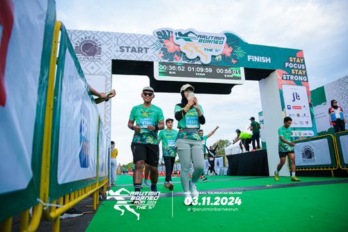 Race photo from Arutmin Borneo Run 2024