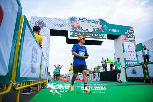 Race photo from Arutmin Borneo Run 2024