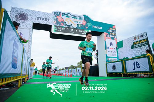 Race photo from Arutmin Borneo Run 2024