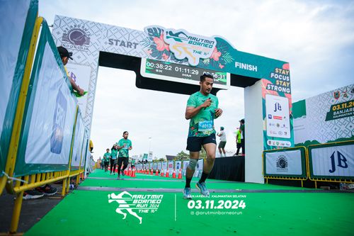 Race photo from Arutmin Borneo Run 2024