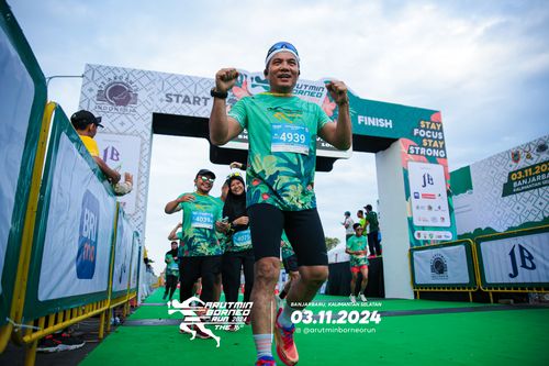 Race photo from Arutmin Borneo Run 2024