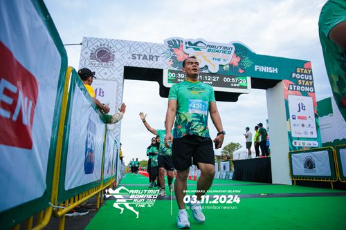 Race photo from Arutmin Borneo Run 2024