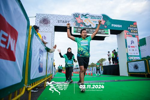 Race photo from Arutmin Borneo Run 2024