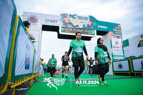 Race photo from Arutmin Borneo Run 2024