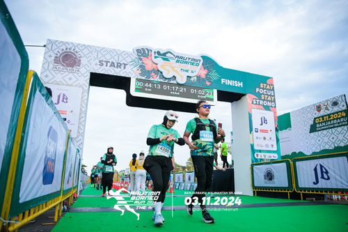 Race photo from Arutmin Borneo Run 2024