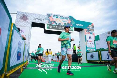 Race photo from Arutmin Borneo Run 2024