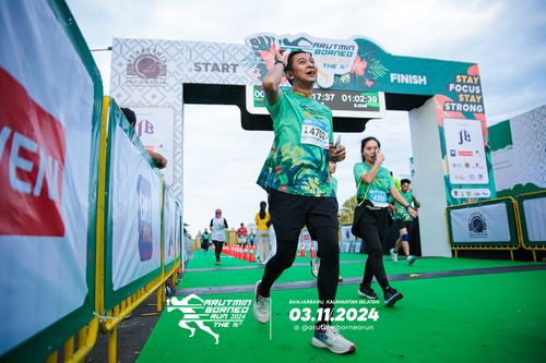 Race photo from Arutmin Borneo Run 2024