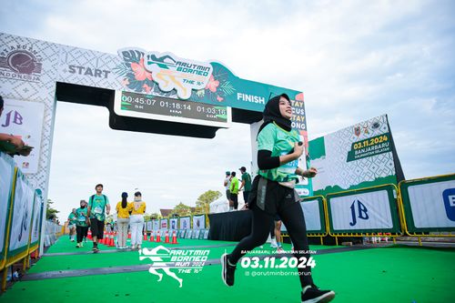 Race photo from Arutmin Borneo Run 2024