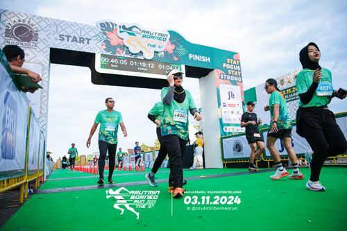 Race photo from Arutmin Borneo Run 2024