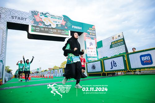 Race photo from Arutmin Borneo Run 2024