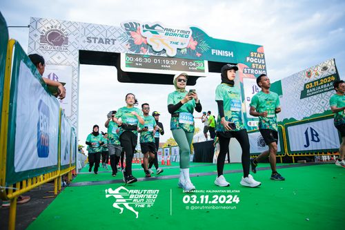 Race photo from Arutmin Borneo Run 2024