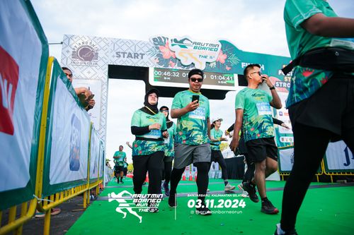 Race photo from Arutmin Borneo Run 2024