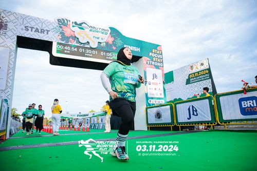 Race photo from Arutmin Borneo Run 2024