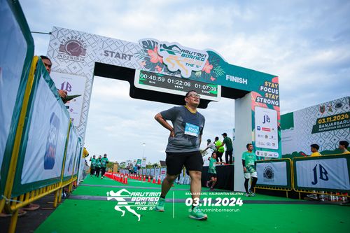 Race photo from Arutmin Borneo Run 2024