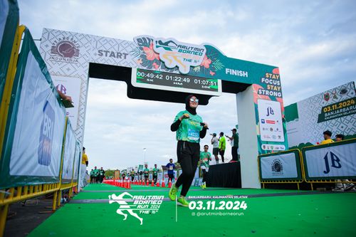 Race photo from Arutmin Borneo Run 2024
