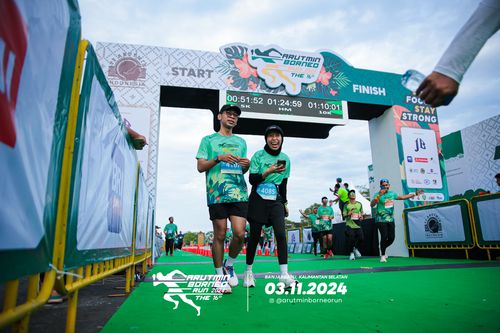 Race photo from Arutmin Borneo Run 2024