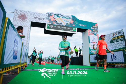 Race photo from Arutmin Borneo Run 2024