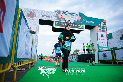 Race photo from Arutmin Borneo Run 2024