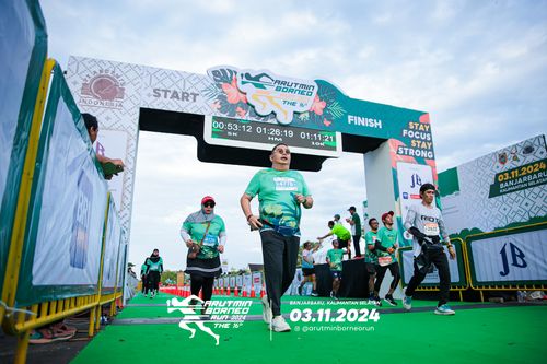 Race photo from Arutmin Borneo Run 2024