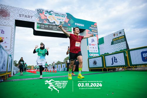 Race photo from Arutmin Borneo Run 2024