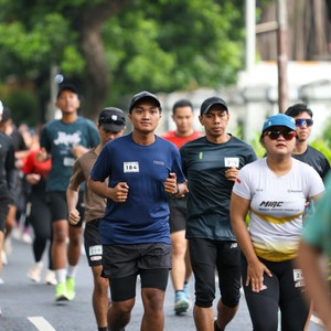 Race photo from FIRST SUNDAY RUN