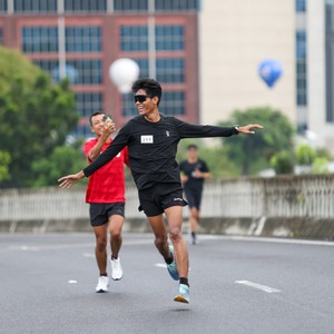 Race photo from FIRST SUNDAY RUN