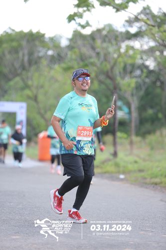 Race photo from Arutmin Borneo Run 2024