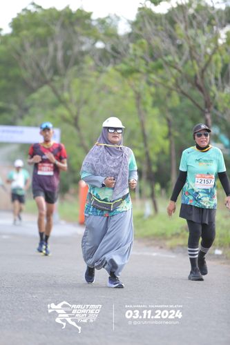 Race photo from Arutmin Borneo Run 2024