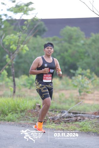 Race photo from Arutmin Borneo Run 2024