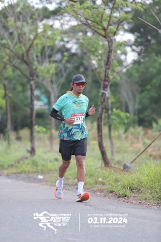 Race photo from Arutmin Borneo Run 2024
