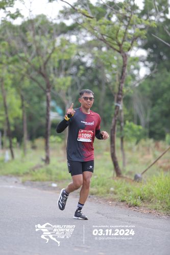 Race photo from Arutmin Borneo Run 2024