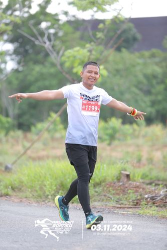 Race photo from Arutmin Borneo Run 2024